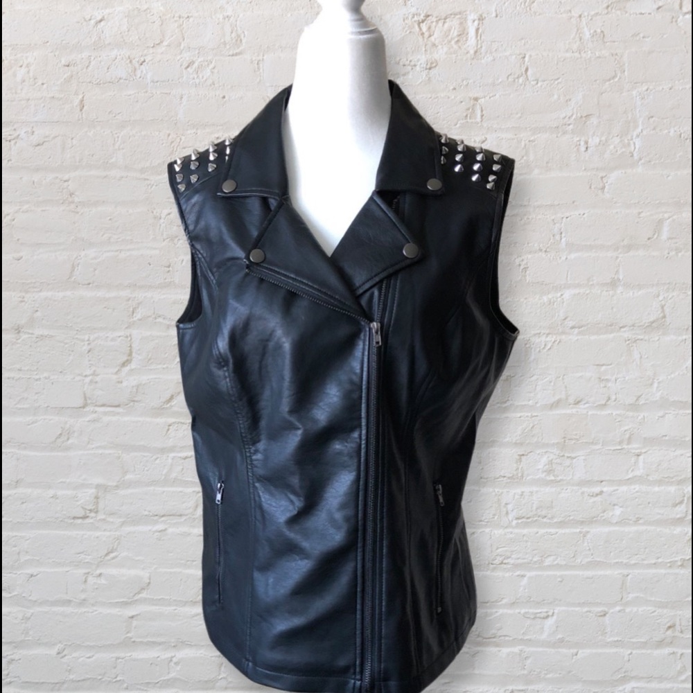 Hot Topic Special Edition Riverdale Faux Leather Vest studs Exclusive XL